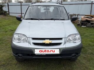 2014 Chevrolet Niva I Рестайлинг, серебристый, 586000 рублей, вид 1