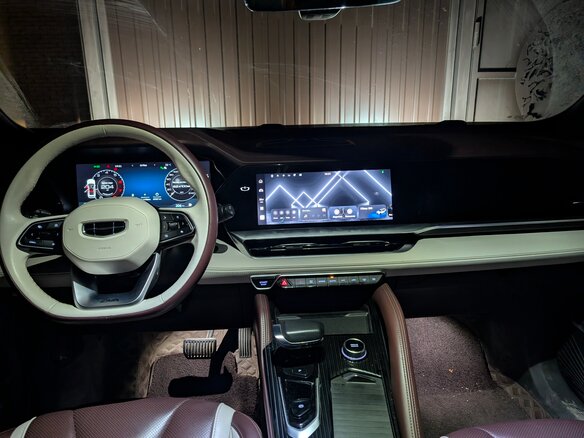 2021 Geely Monjaro (Xingyue L) I, серый - вид 6