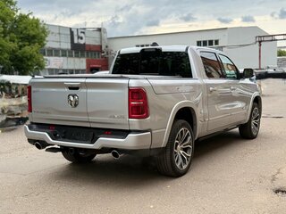 2026 Ram 1500 Crew Cab V Рестайлинг, серебристый, 10296000 рублей, вид 4