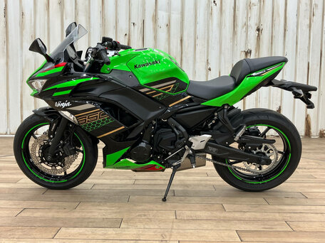 2021 Kawasaki Ninja 650, зелёный, 820000 рублей, вид 2