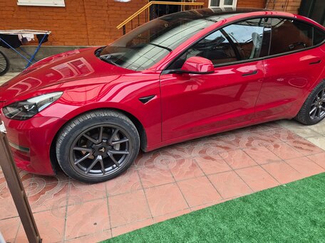 2021 Tesla Model 3 Standart Plus I, красный, 3000000 рублей, вид 4