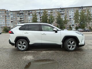 2019 Toyota RAV4 V (XA50), белый, 2820000 рублей, вид 4