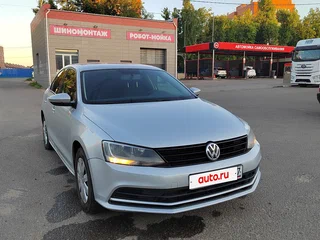 2015 Volkswagen Jetta VI Рестайлинг, серебристый, 650000 рублей, вид 4