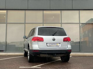 2006 Volkswagen Touareg I, серебристый, 565000 рублей, вид 5