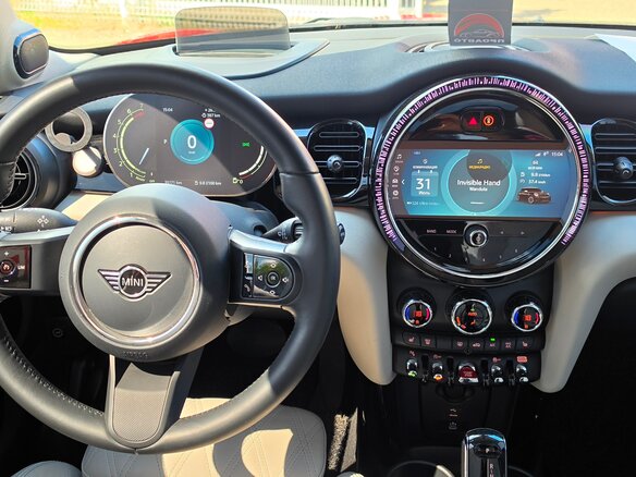 2022 Mini Hatch Cooper S III (F55/F56) Рестайлинг 2, красный, 3300000 рублей - вид 12