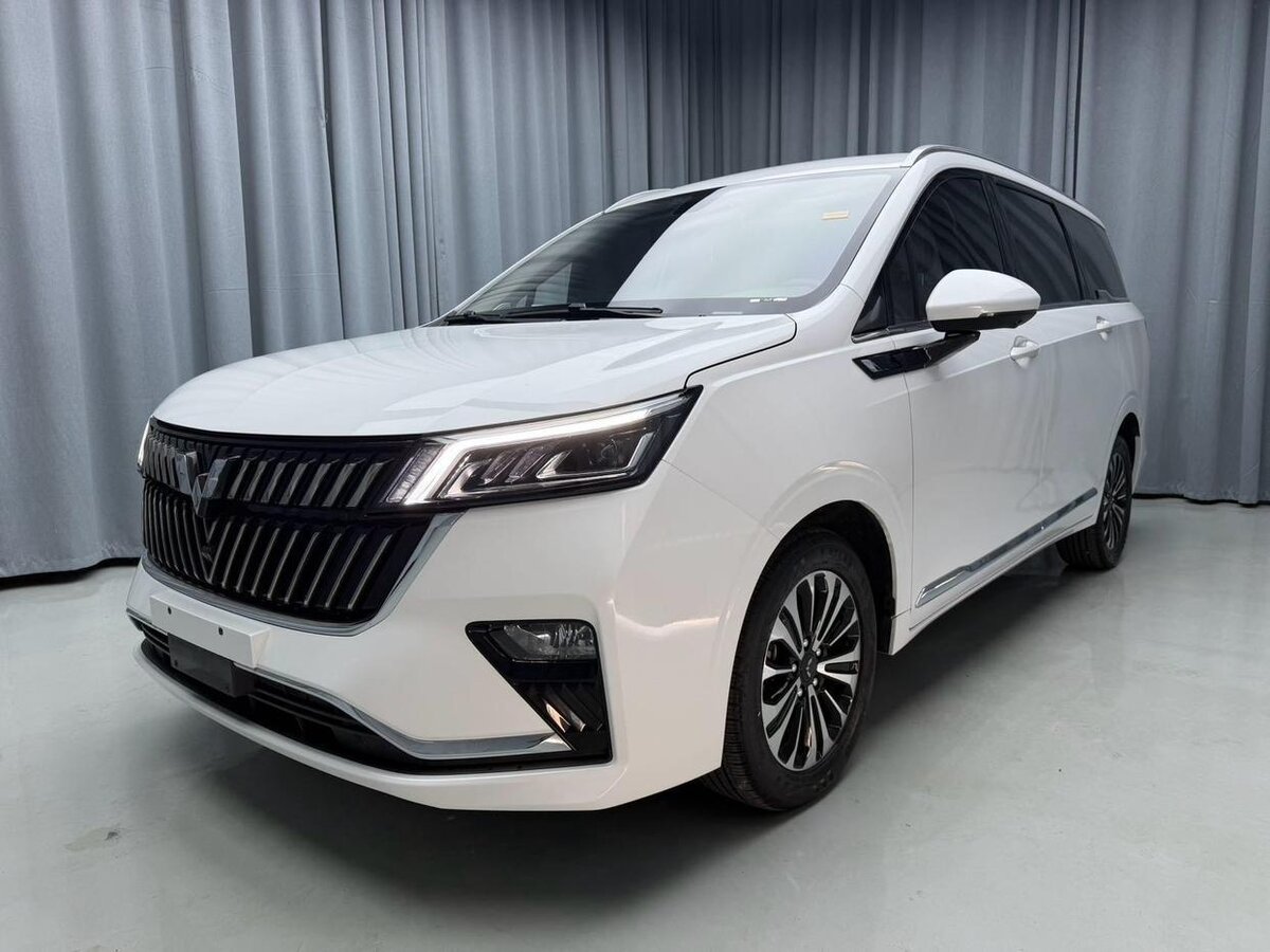 Открыть фотографии: Wuling Jiachen