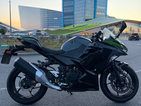 2019 Kawasaki Ninja 400, серый, 599999 рублей, вид 2