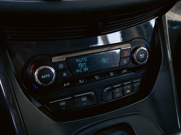 2016 Ford Kuga II, белый, 1195000 рублей - вид 17