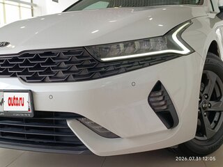 2020 Kia K5 III, белый, 2475000 рублей, вид 2