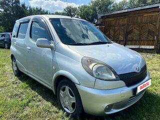 1999 Toyota Yaris Verso, серебристый, 470000 рублей, вид 1