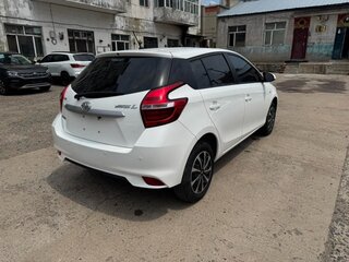 2022 Toyota Yaris L XP150 Рестайлинг, белый, 1360000 рублей, вид 3