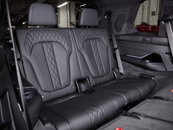 2026 BMW X7 40d I (G07) Рестайлинг, серый - вид 34