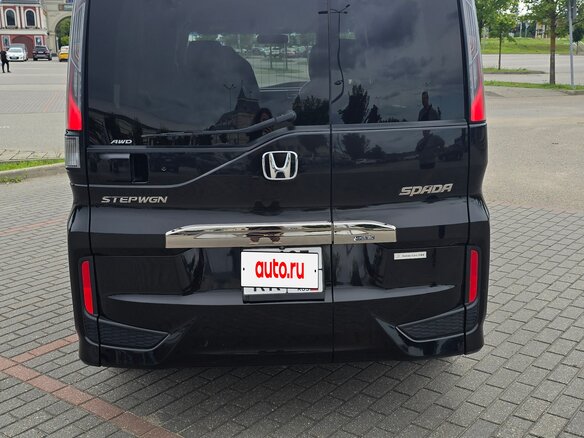 2016 Honda Stepwgn Spada V, чёрный, 1700000 рублей - вид 2