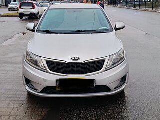 2015 Kia Rio III, серебристый, 480000 рублей, вид 2