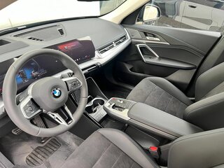 2026 BMW X1 Long 25Li xDrive III (U11/U12), чёрный, 6390000 рублей, вид 3