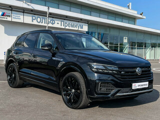 2019 Volkswagen Touareg III, чёрный, 4598000 рублей, вид 3