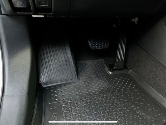 2019 Toyota RAV4 V (XA50), белый - вид 13