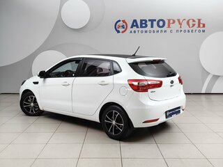 2015 Kia Rio 6-speed III, белый, 875000 рублей, вид 2