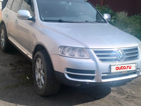 2004 Volkswagen Touareg I, серебристый - вид 3