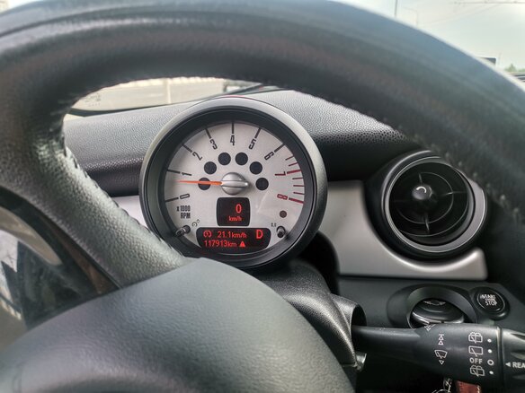 2012 Mini Hatch One II (R56) Рестайлинг, белый, 1100000 рублей - вид 5
