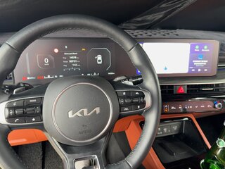 2023 Kia K5 III Рестайлинг, серый, 4100000 рублей, вид 5