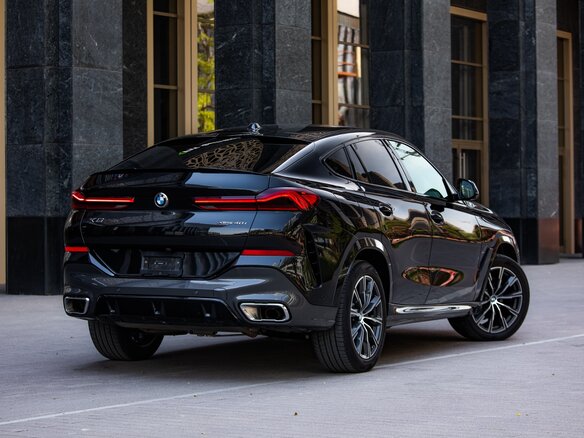 2025 BMW X6 40i III (G06) Рестайлинг, чёрный, 11350000 рублей - вид 7