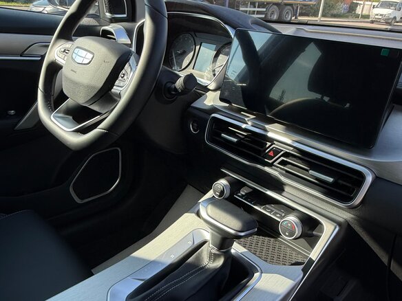 2025 Geely Binyue I Рестайлинг 2, белый, 2000000 рублей - вид 6