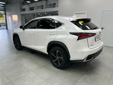 2020 Lexus NX 200 I Рестайлинг, белый, 2800000 рублей, вид 4