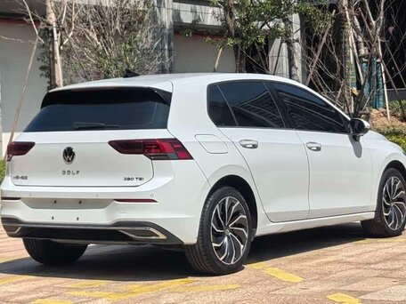 2022 Volkswagen Golf VIII, серый, 1930000 рублей, вид 4