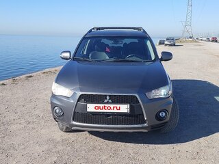 2011 Mitsubishi Outlander II Рестайлинг, серебристый, 1100000 рублей, вид 1