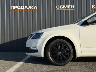 2017 Skoda Octavia III (A7) Рестайлинг, белый, 1690000 рублей, вид 5