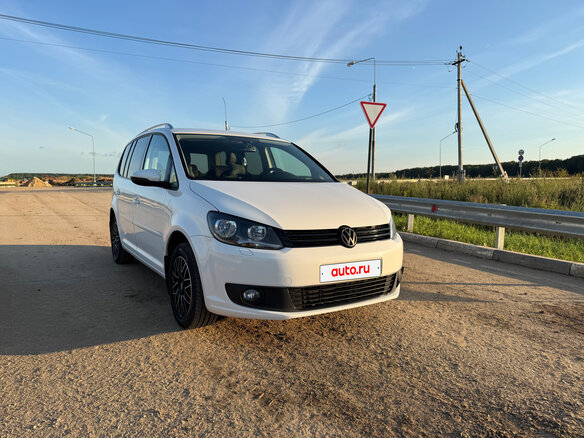 2010 Volkswagen Touran I Рестайлинг 2, белый - вид 2