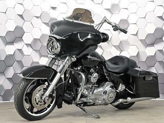 2011 Harley-Davidson Street Glide, чёрный, 1049000 рублей, вид 2