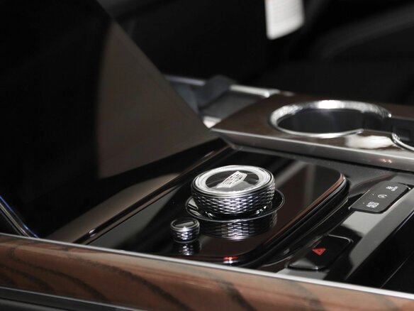 2026 Cadillac Escalade V Рестайлинг, чёрный, 21029900 рублей - вид 23