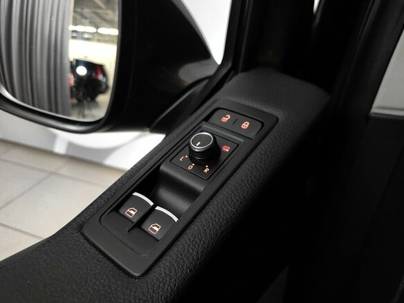 2015 Volkswagen Multivan T6, коричневый, 2860000 рублей - вид 22