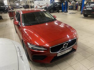 2019 Volvo V60 II, красный, 2499000 рублей, вид 1