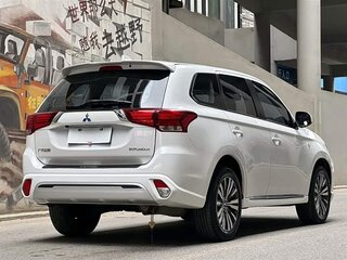 2021 Mitsubishi Outlander III Рестайлинг 3, белый, 1713000 рублей, вид 3