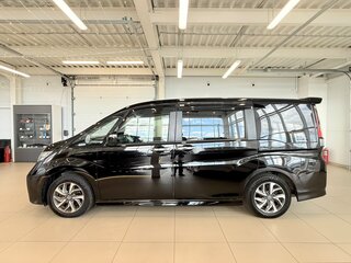 2016 Honda Stepwgn V, чёрный, 1749000 рублей, вид 3
