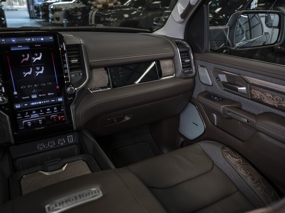 2026 Ram 1500 Crew Cab eTorque V Рестайлинг, чёрный, 12019113 рублей - вид 24