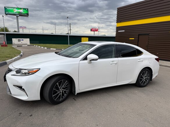 2017 Lexus ES 250 VI Рестайлинг, белый, 2699999 рублей - вид 10
