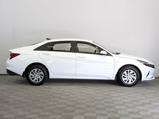 2022 Hyundai Elantra VII (CN7), белый, 2035000 рублей, вид 4
