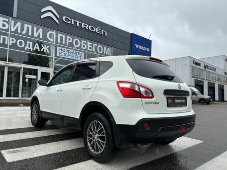 2012 Nissan Qashqai I Рестайлинг, белый, 1250000 рублей, вид 5