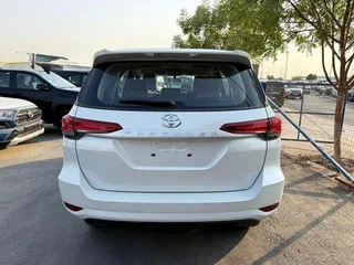 2026 Toyota Fortuner II Рестайлинг, белый, 4800800 рублей, вид 4