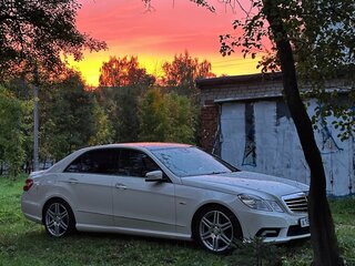 2011 Mercedes-Benz E-Класс 250 7G-Tronic IV (W212, S212, C207), белый, 1699000 рублей, вид 1