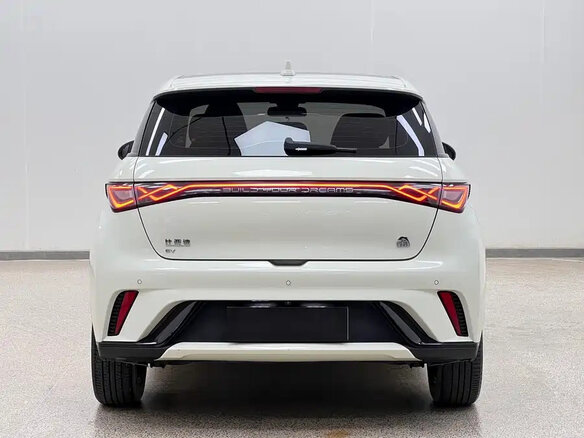 2023 BYD Dolphin 44.9 kWh I, белый, 1350000 рублей - вид 4