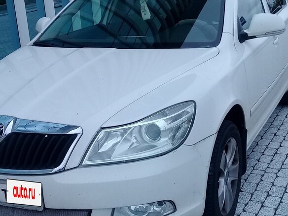 2013 Skoda Octavia II (A5) Рестайлинг, белый, 1000000 рублей