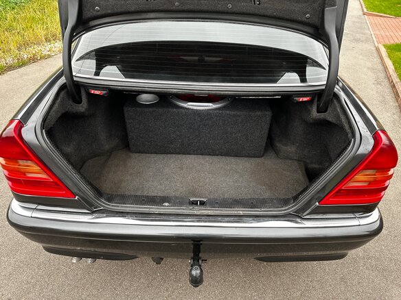 1994 Mercedes-Benz C-Класс 250 I (W202), чёрный, 600000 рублей - вид 9