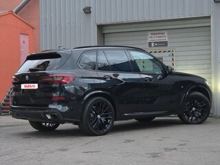 2023 BMW X5 40d IV (G05/G18), чёрный, 10500000 рублей, вид 3