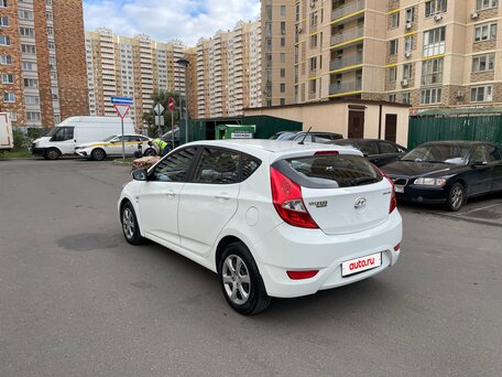 2014 Hyundai Solaris I, белый, 950000 рублей, вид 4