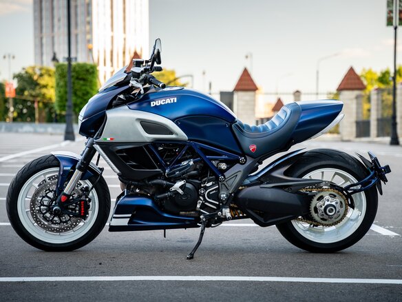 2013 Ducati Diavel, синий, 999000 рублей - вид 3